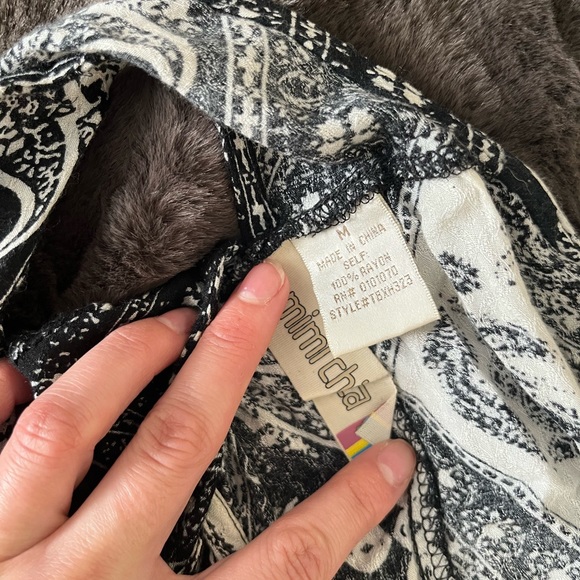 Paisley Flowy Tank Top - Picture 3 of 3